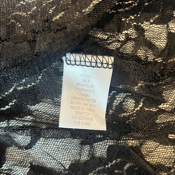 Almost Famous Womens Large Black Lace Blouse Round Neck Short Sleeves - Picture 7 of 8